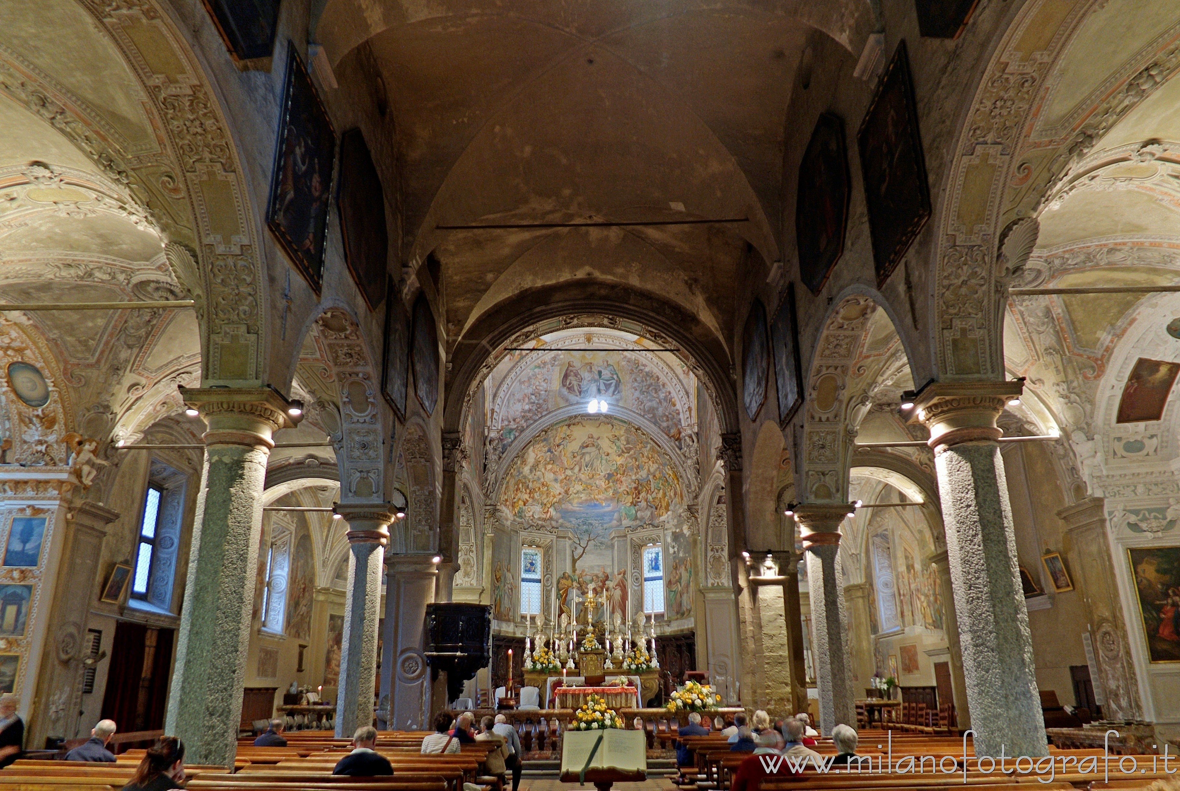 Verbania (Verbano-Cusio-Ossola) - Interno della Chiesa della Madonna di Campagna